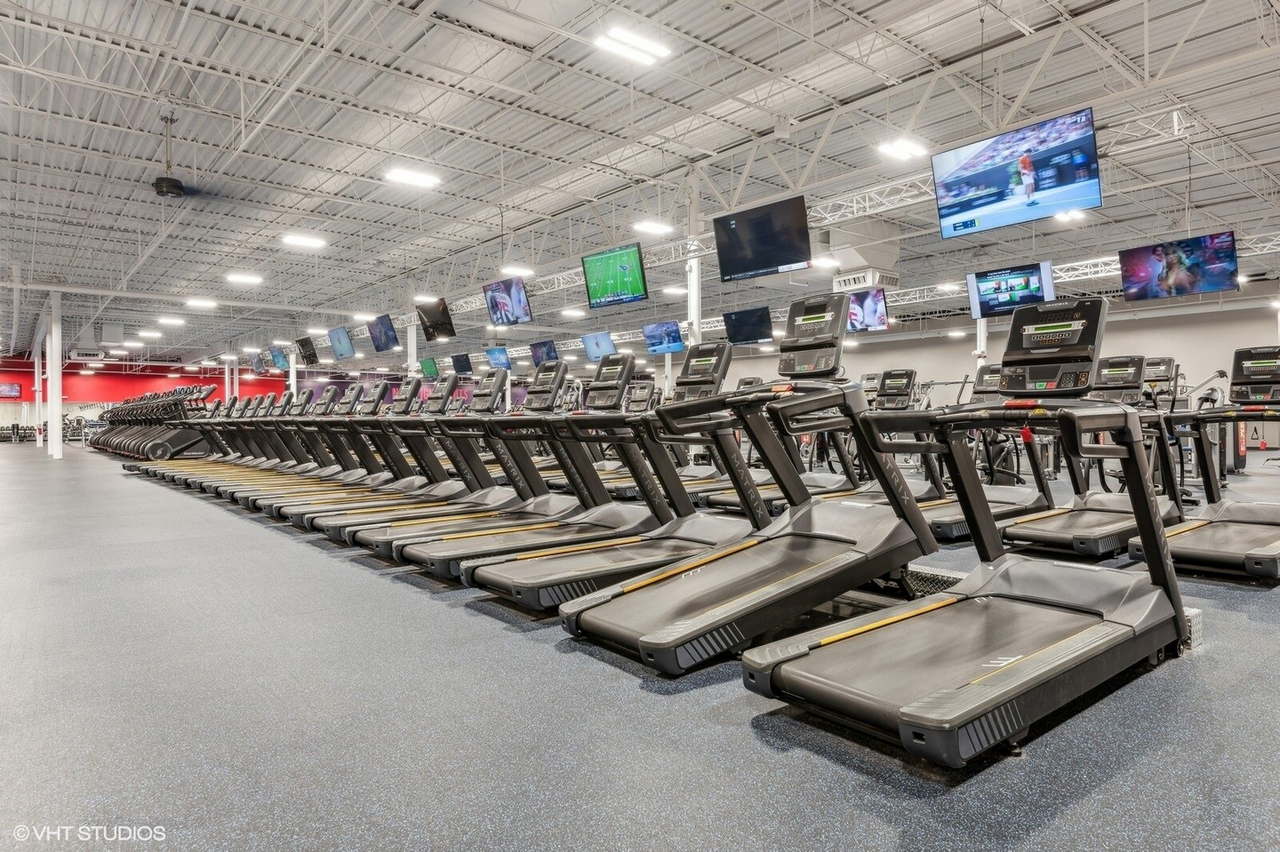 Crunch Fitness