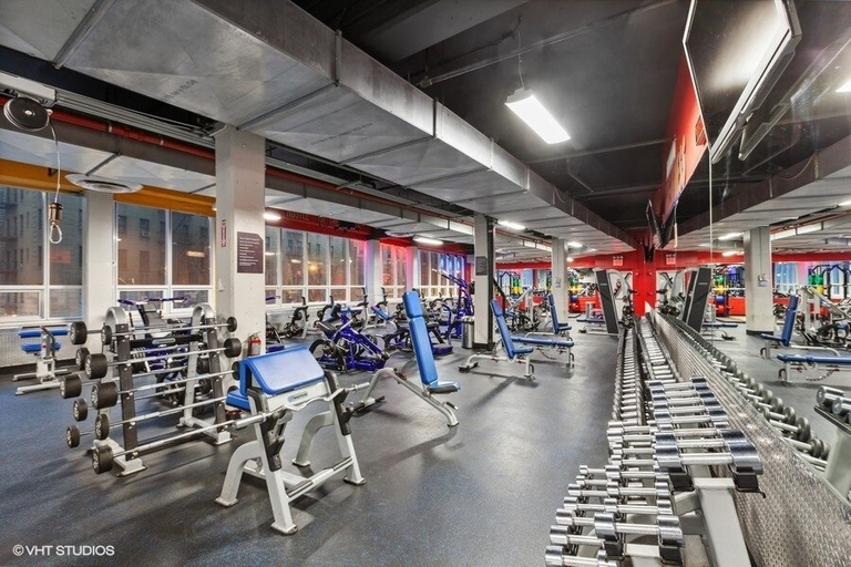 Crunch Fitness