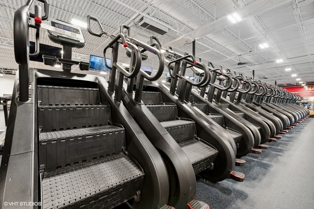 Crunch Fitness - Fern Creek