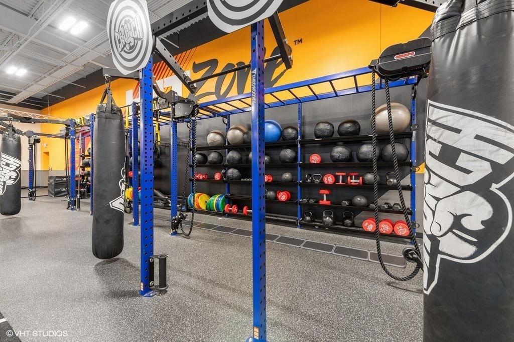Crunch Fitness - Fern Creek