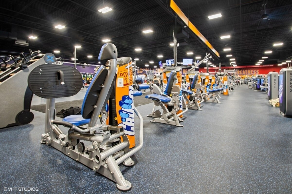 Crunch Fitness