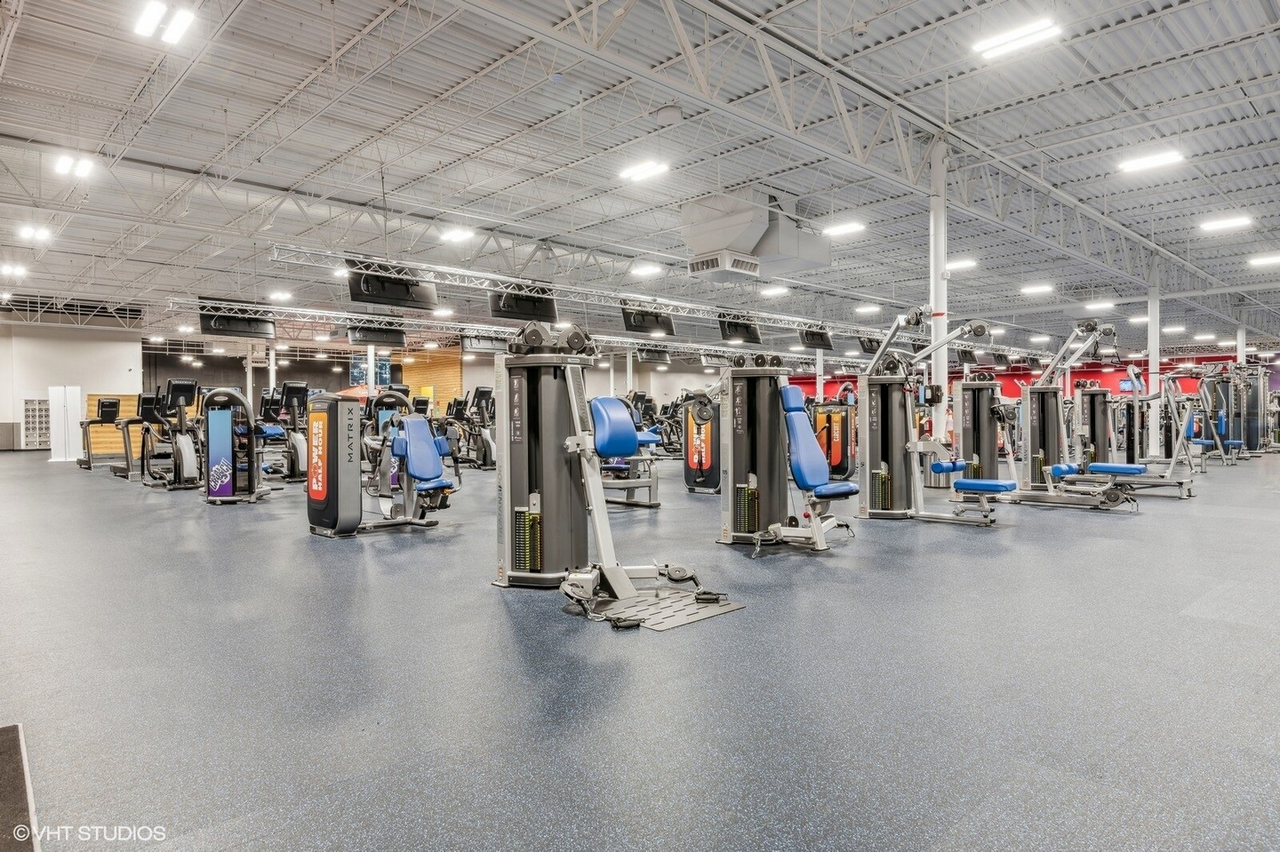 Crunch Fitness