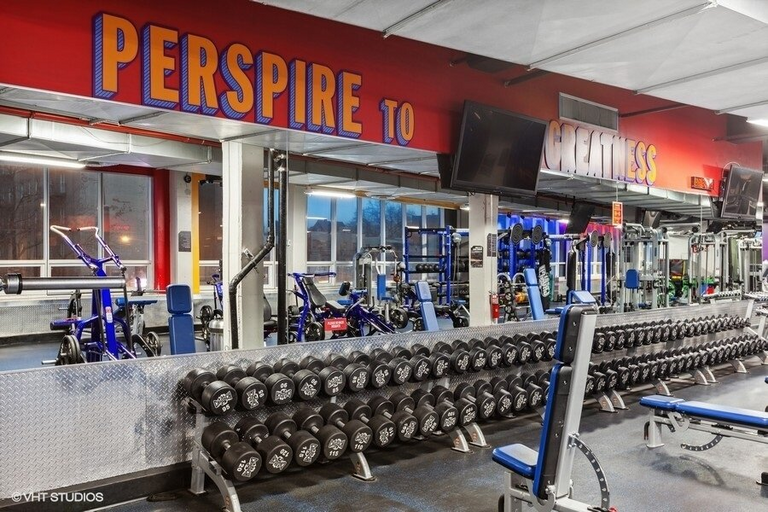 Crunch Fitness