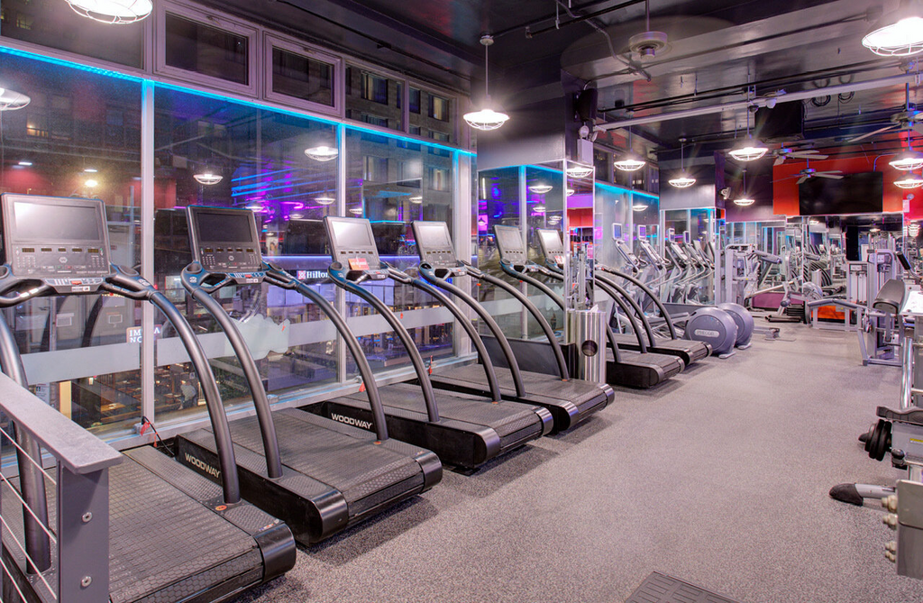 Crunch Fitness